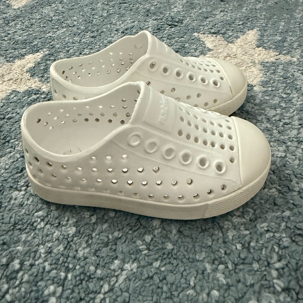 Kids White Slip-On Water Shoes